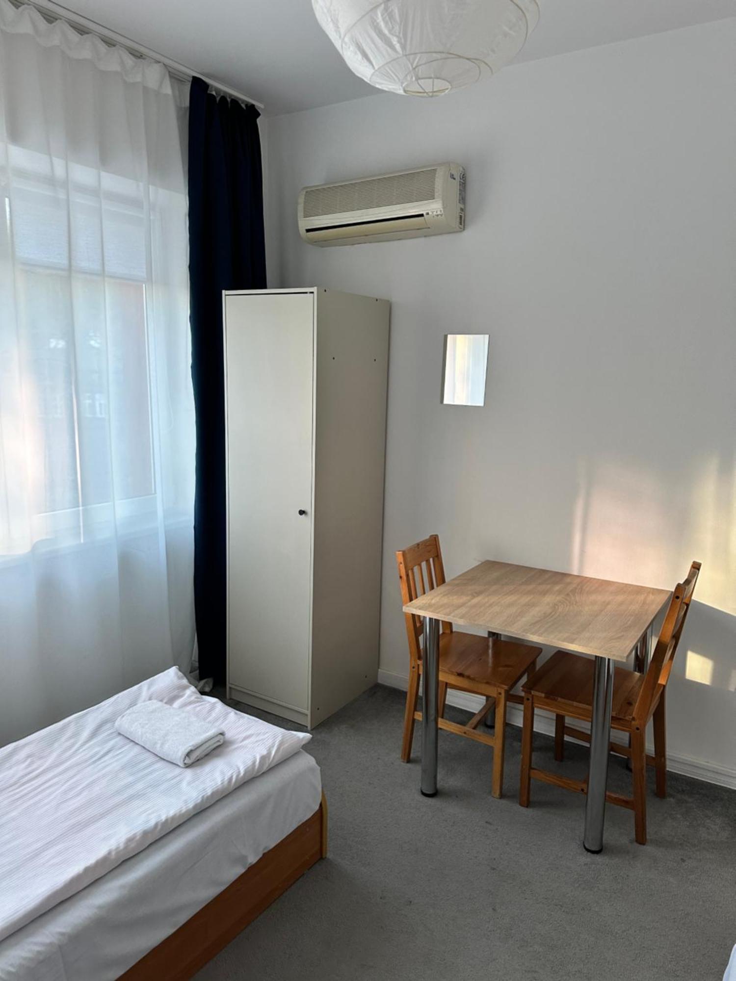 Hostel Demi Krakow Bagian luar foto