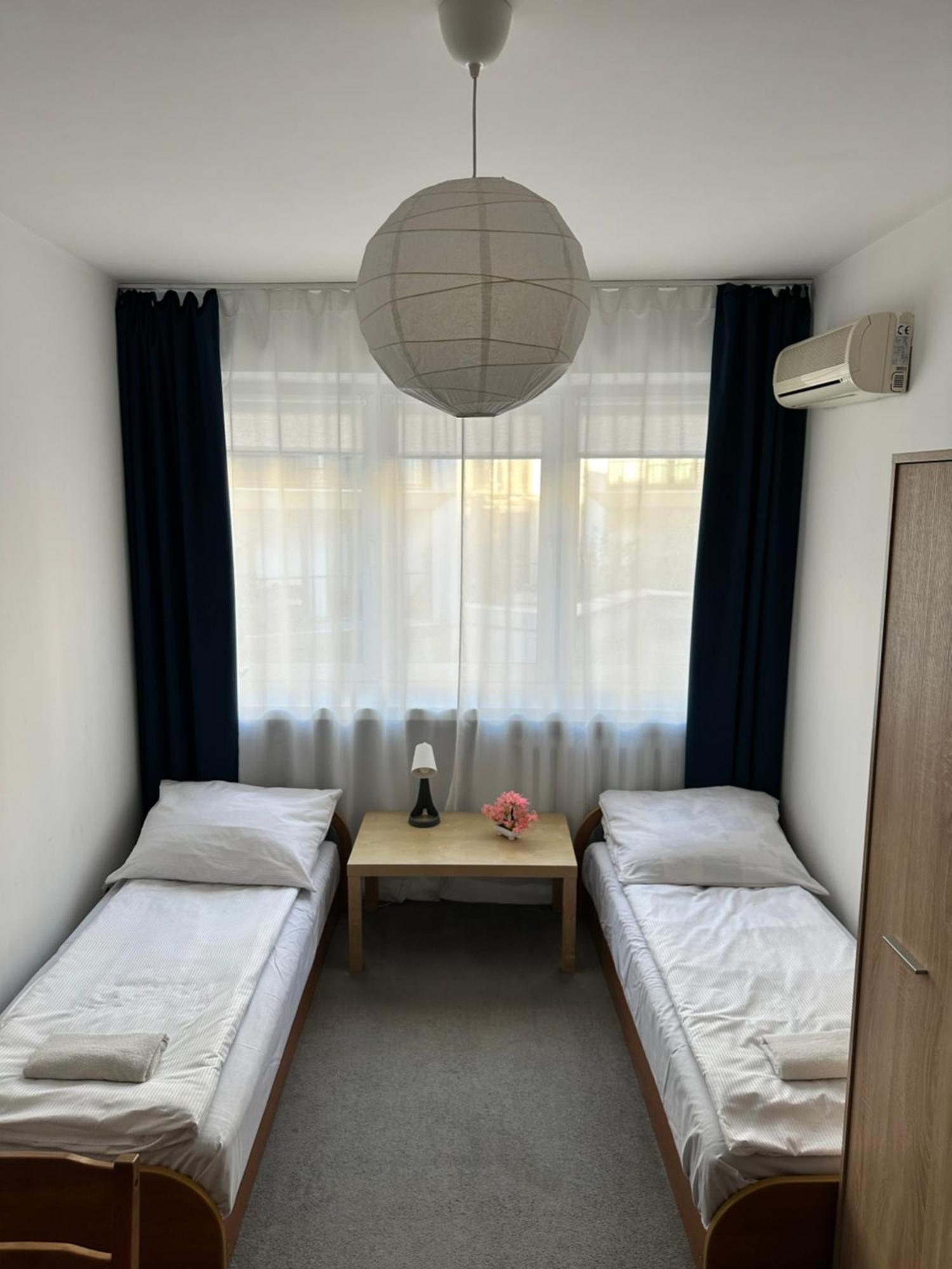 Hostel Demi Krakow Bagian luar foto